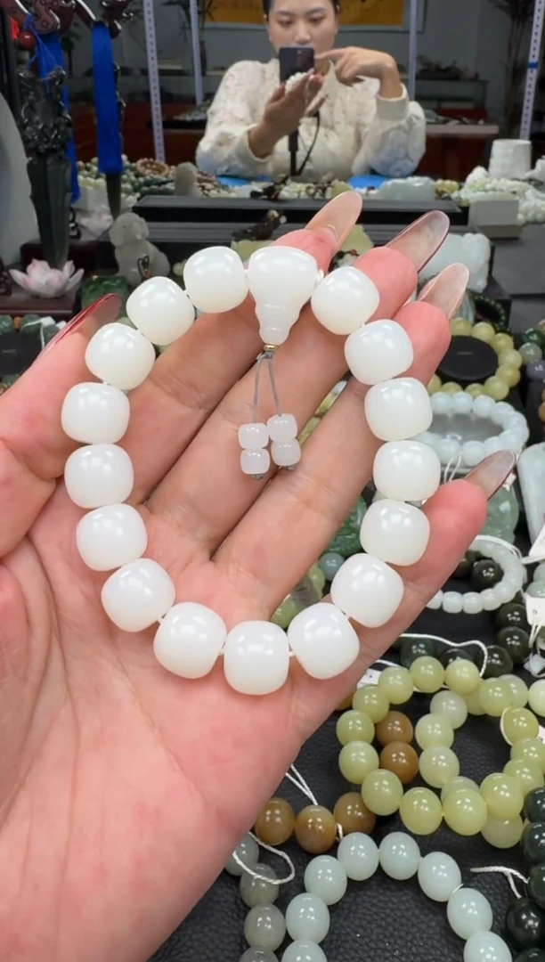 未镶嵌手链和田玉新疆黑山白玉卡13