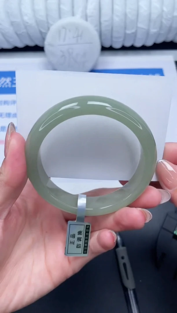未镶嵌手镯石英质玉10-61.3DK