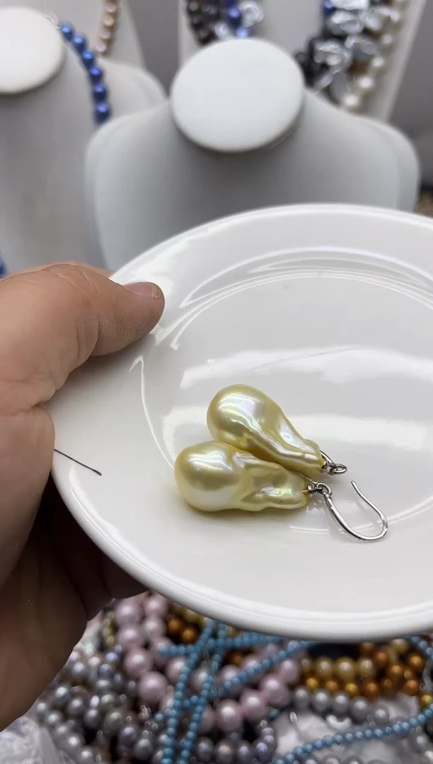 淡水珍珠钛钢颈饰1