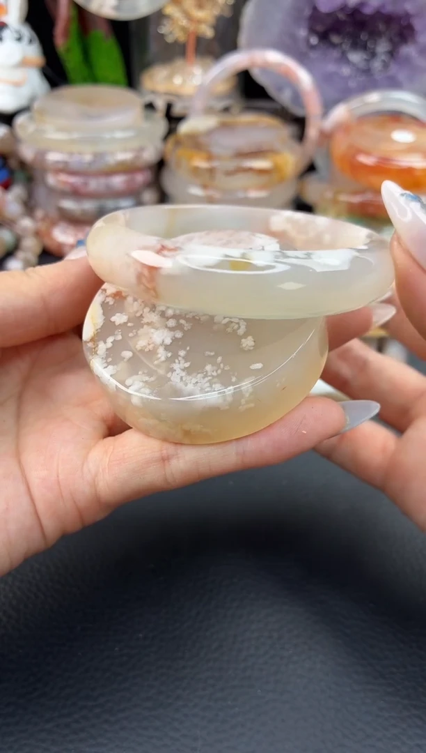 未镶嵌手镯（圆镯）石英质玉56