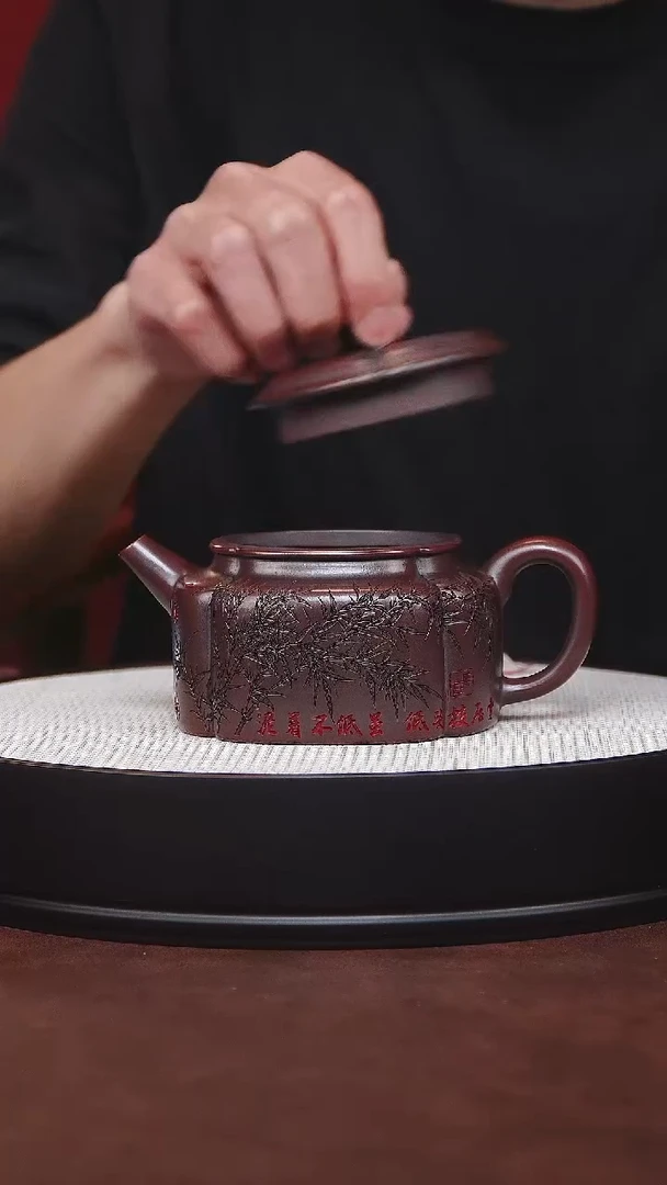 茶杯紫砂筋纹德钟 吴国政