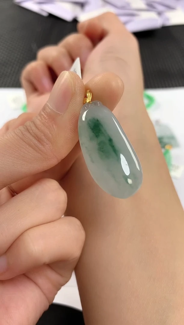 颈饰18K金镶嵌翡翠93