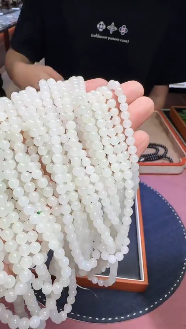 未镶嵌和田玉挂件【陆1004】81 7023 多样性发其一