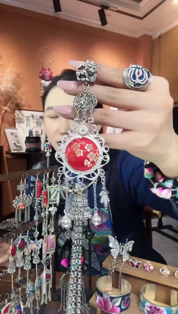 【闪购商品】刺绣纯手工民族风压襟