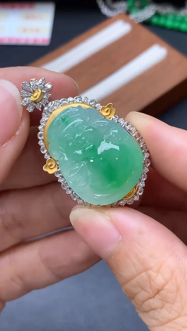 颈饰18K金镶嵌翡翠665-中国好珍宝