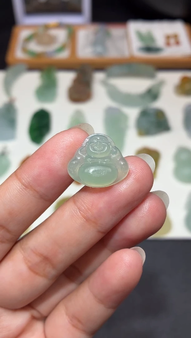 未镶嵌定制翡翠佛公