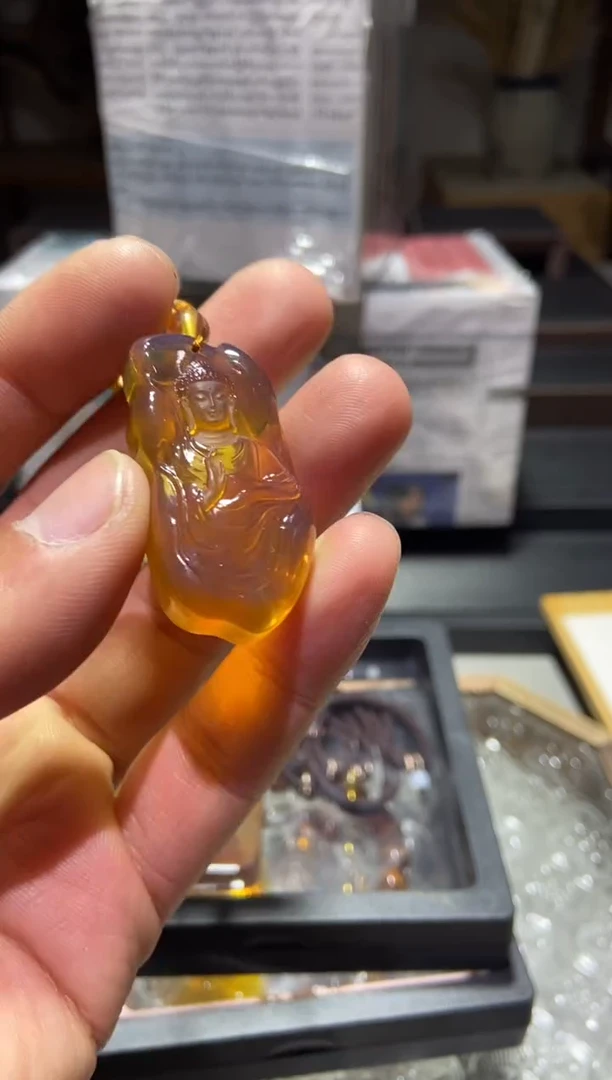 琥珀颈饰未镶嵌阿弥陀佛