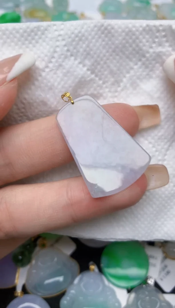 翡翠18K金镶嵌颈饰天然缅甸A货翡翠