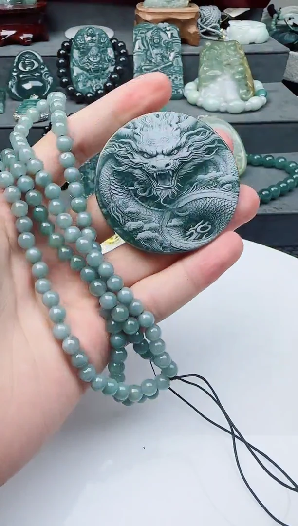 翡翠18K金镶嵌颈饰多样性随机发其一