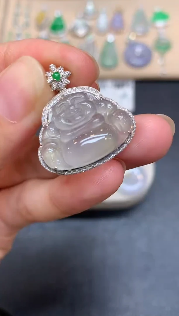 颈饰18K金镶嵌翡翠佛公【无服务费