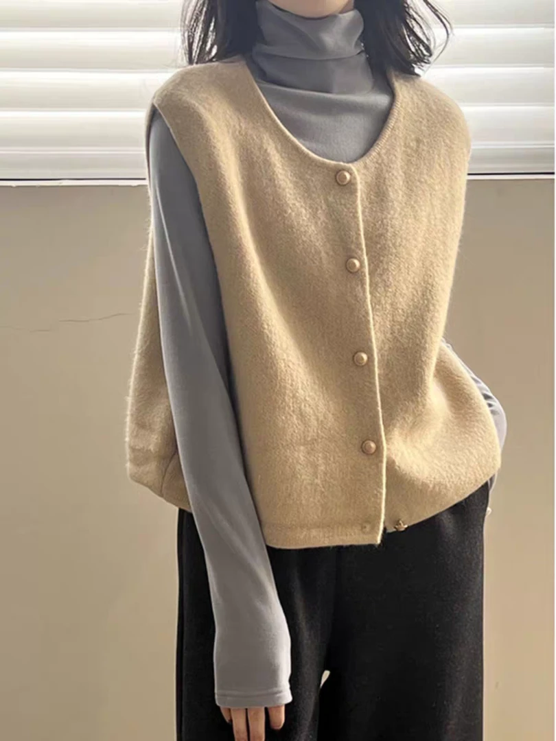 CC大码冬季新款马夹女韩版秋冬女款复古针织马甲显瘦圆领宽松