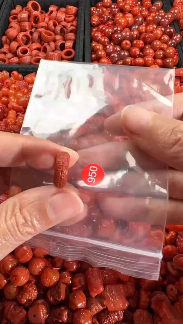 【闪购商品】南红玛瑙颈饰未镶嵌1