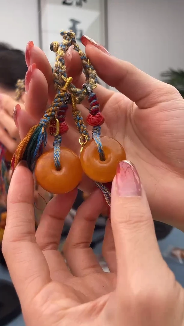 【闪购商品】蜜蜡珠宝奇石未镶嵌假一赔十，多样性发一件0