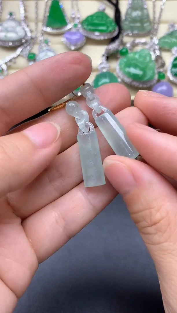 颈饰18K金镶嵌翡翠367-中国好珍宝