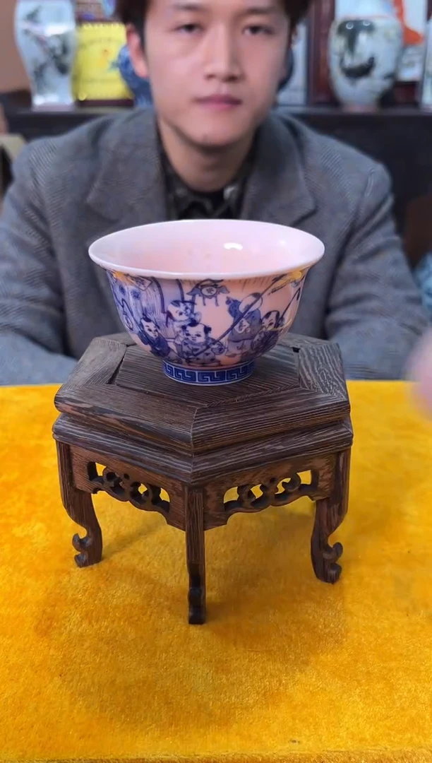 摆件瓷青花婴戏图玲珑压手杯