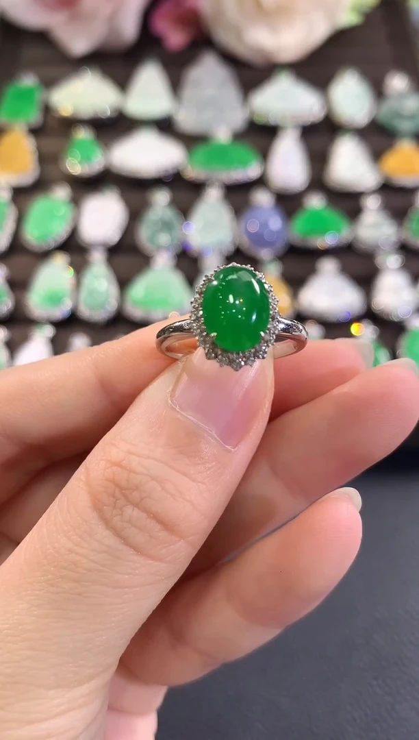 18K金镶嵌戒指翡翠w22