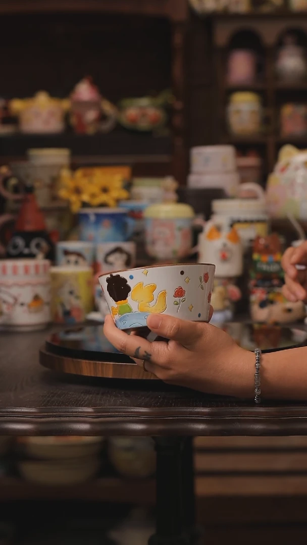 摆件景德镇釉下彩绘设计师款式陶瓷