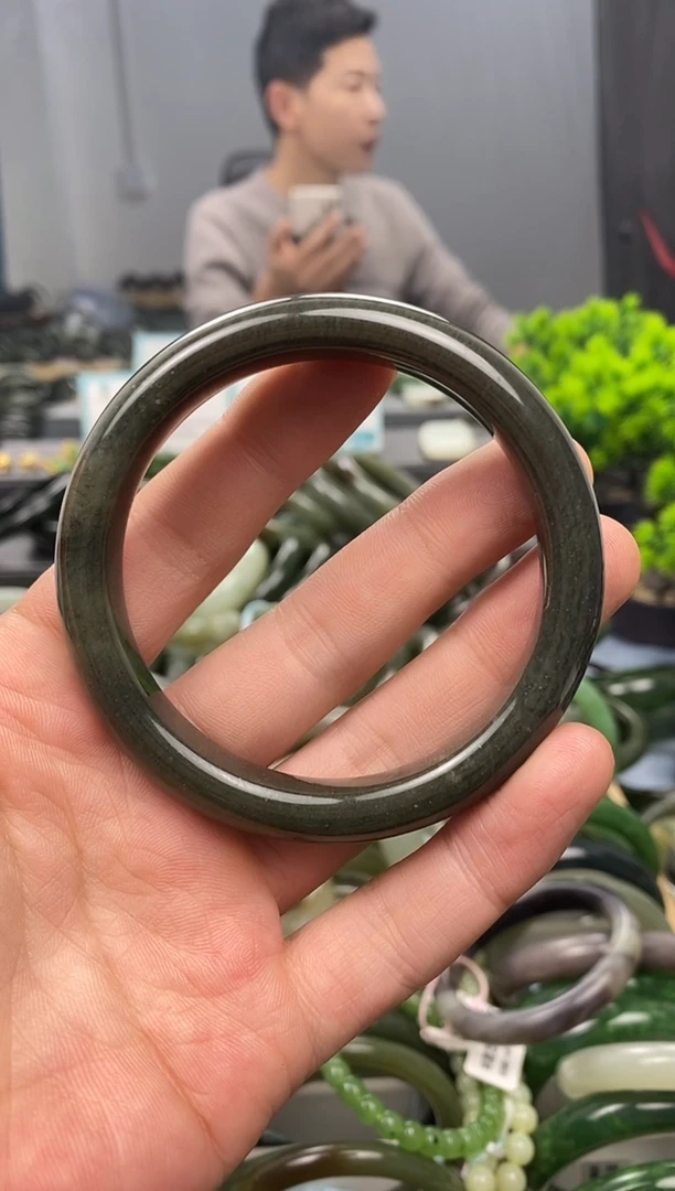 未镶嵌手镯和田玉60