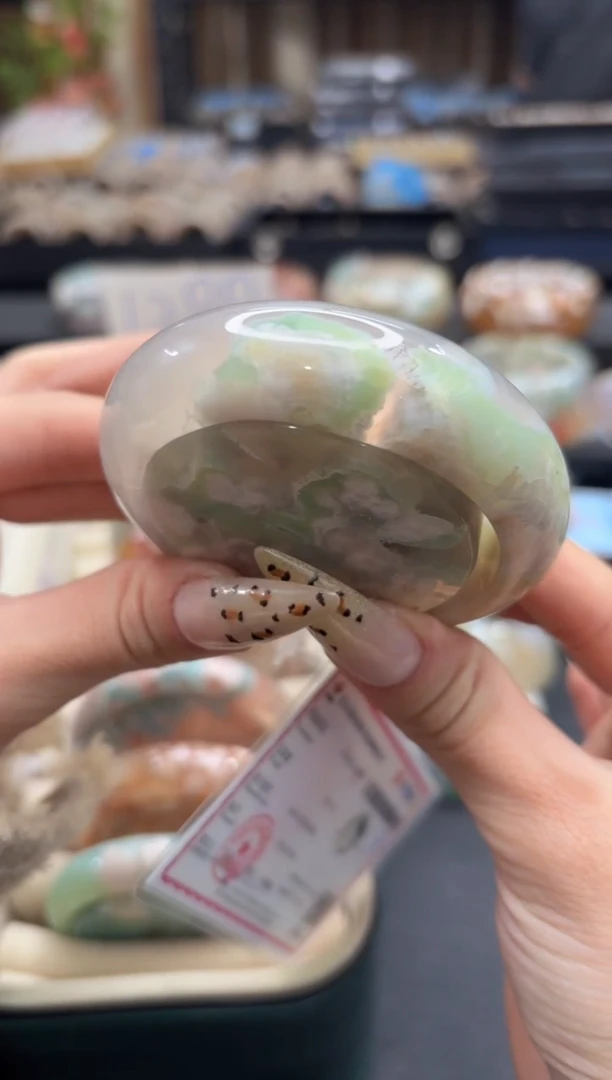 未镶嵌手镯石英质玉31 55圈赠送镯心)