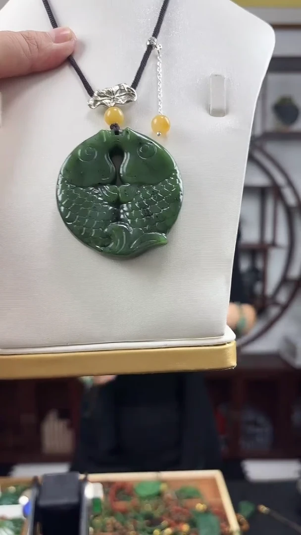 颈饰未镶嵌和田玉鱼