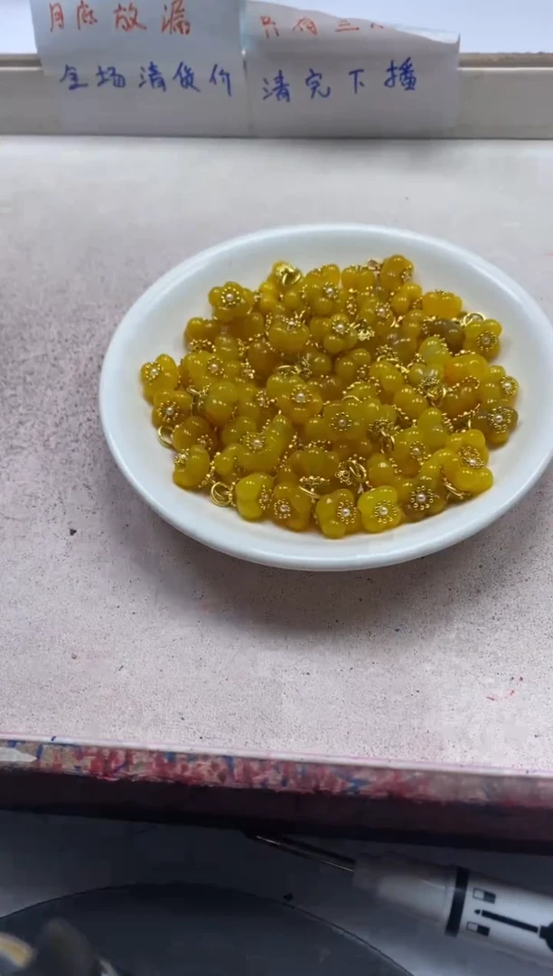 【闪购商品】玛瑙/玉髓颈饰银S800镶嵌x324鸡油黄桂花滴流*1颗