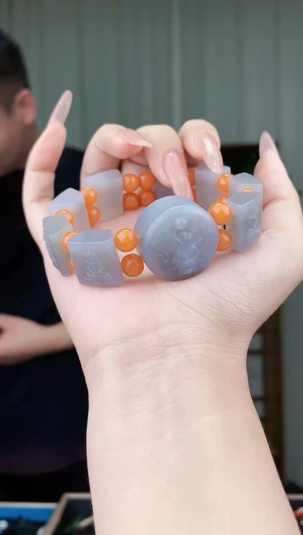 和田玉未镶嵌挂件拍一发一，多样性发货！