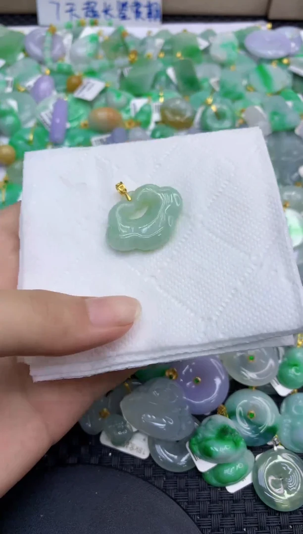 颈饰未镶嵌翡翠天然缅甸A货翡翠