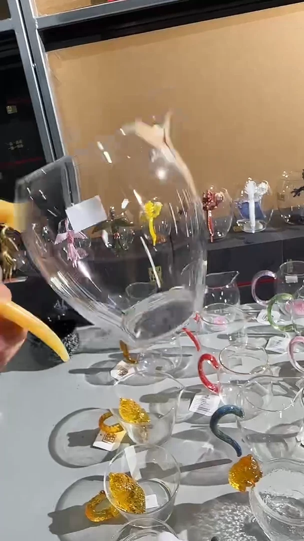 晶焱黄玉色公道杯金标