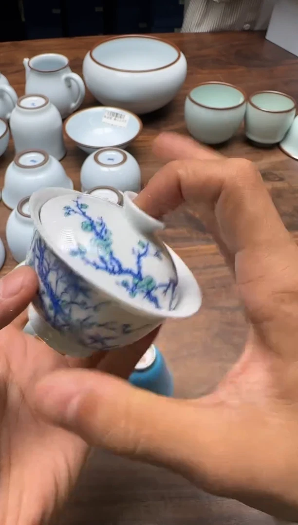 大*一儒堂 青花加彩冰梅盖碗