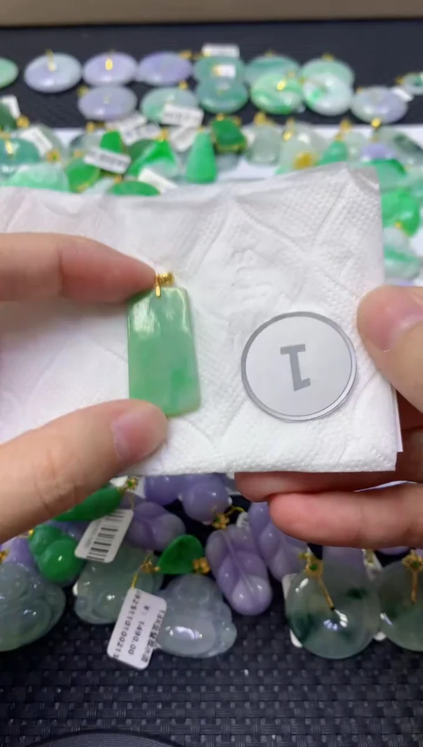 颈饰未镶嵌翡翠天然缅甸翡翠A货