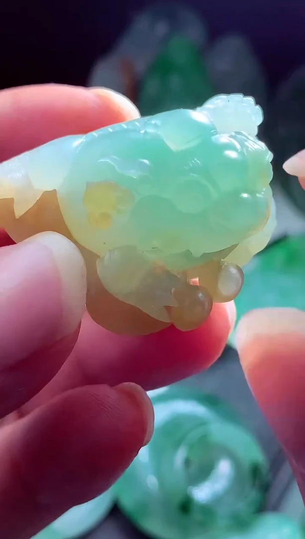 未镶嵌定制翡翠黎**?翡翠毛货定制