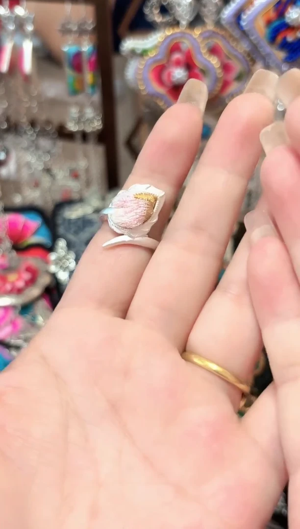 织绣云织谣民族风精美饰品   648