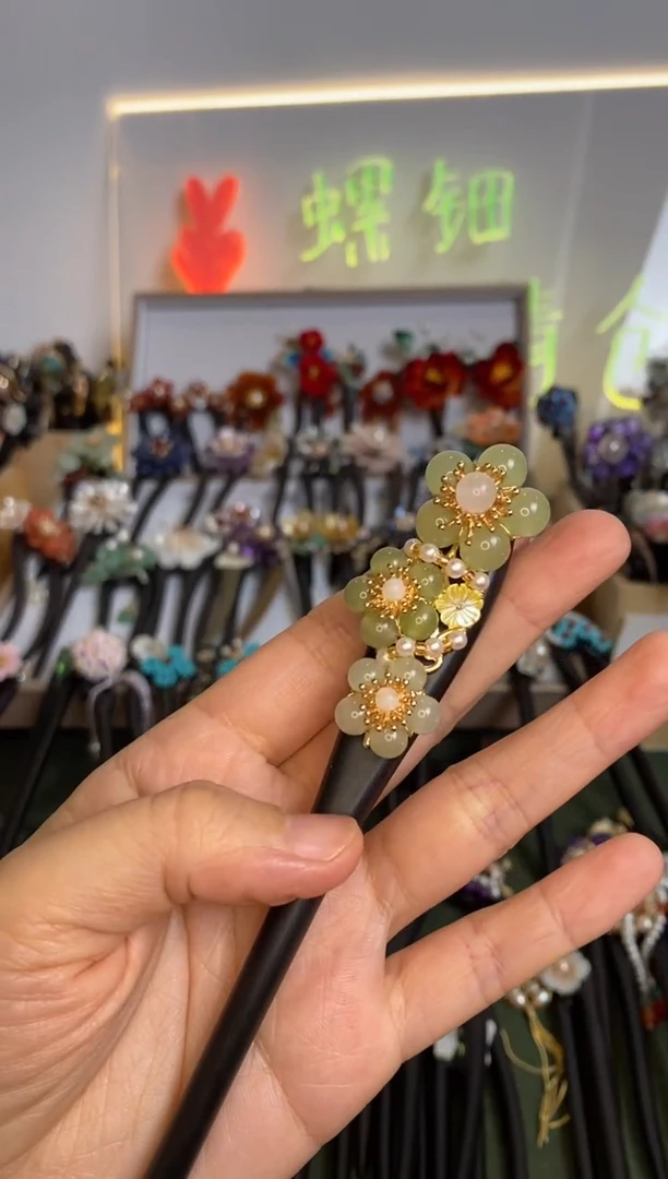 非金属木质在****姐18  美丽发簪