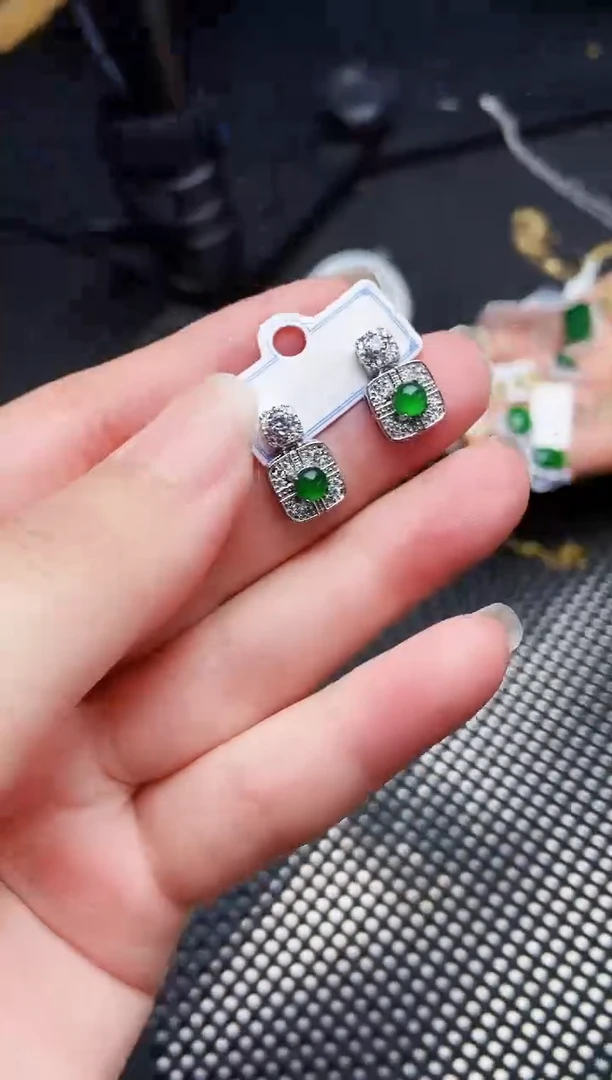 【闪购商品】翡翠耳饰未镶嵌11111111