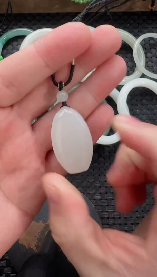 颈饰未镶嵌和田玉无事牌