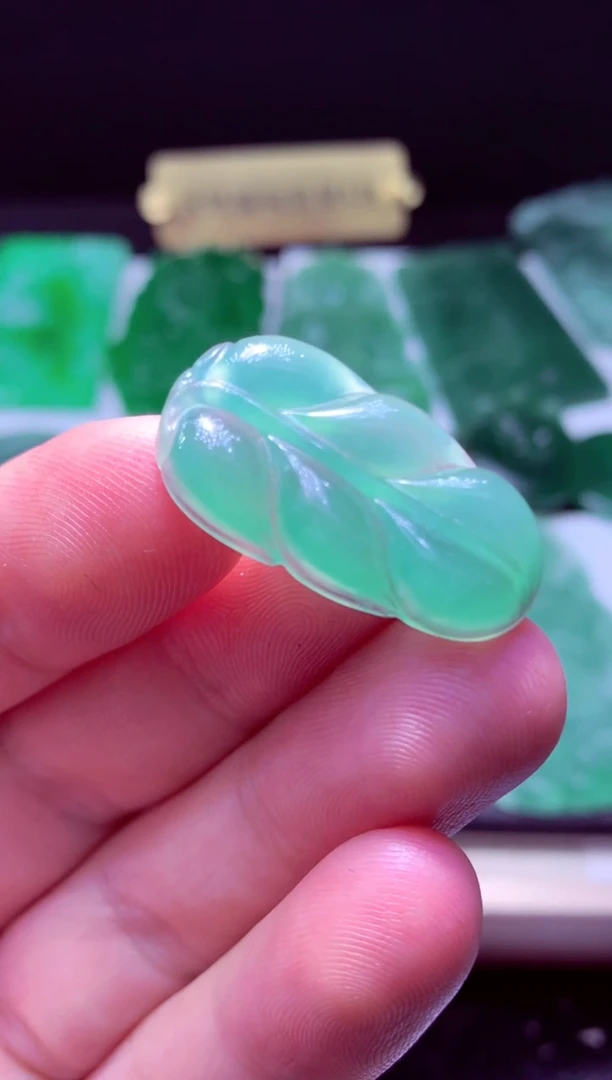 未镶嵌定制翡翠虎天然翡翠A货 官方基地发货