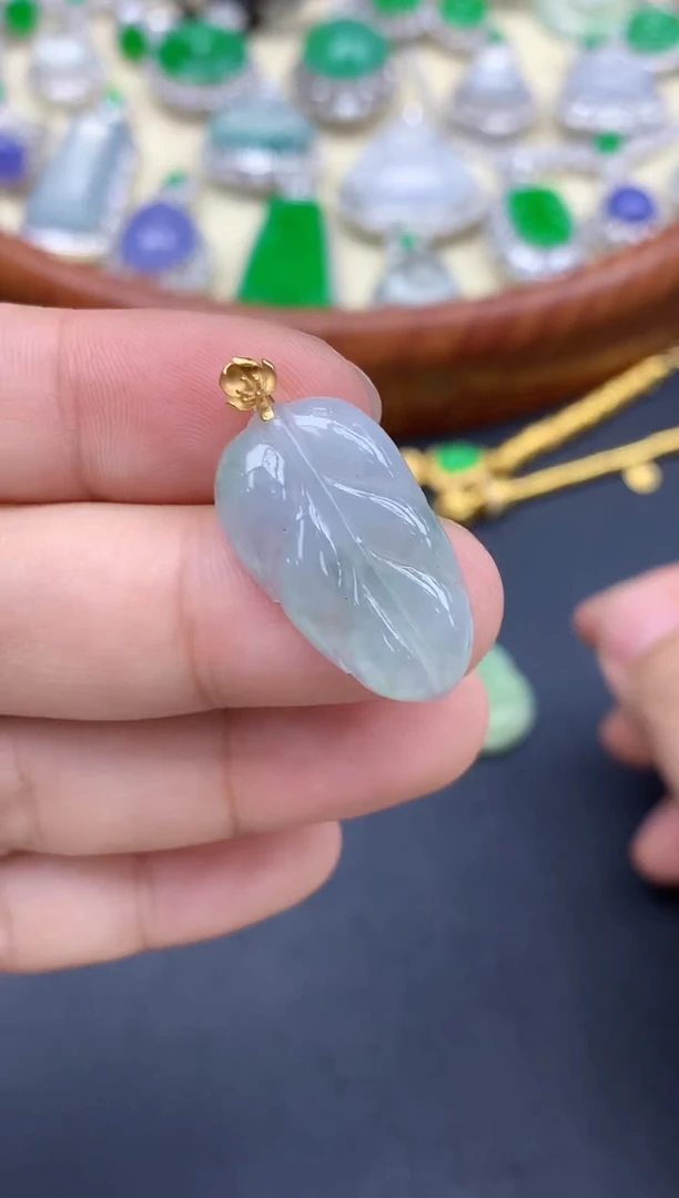 颈饰18K金镶嵌翡翠29-中国好珍宝