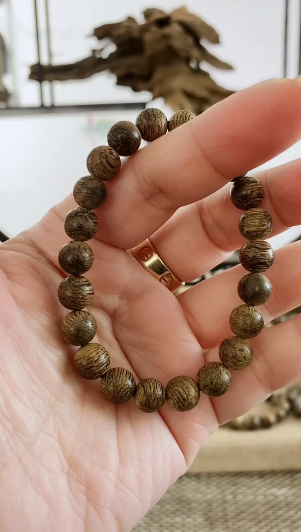 沉香手串正区文莱老黑棋8+MM单圈