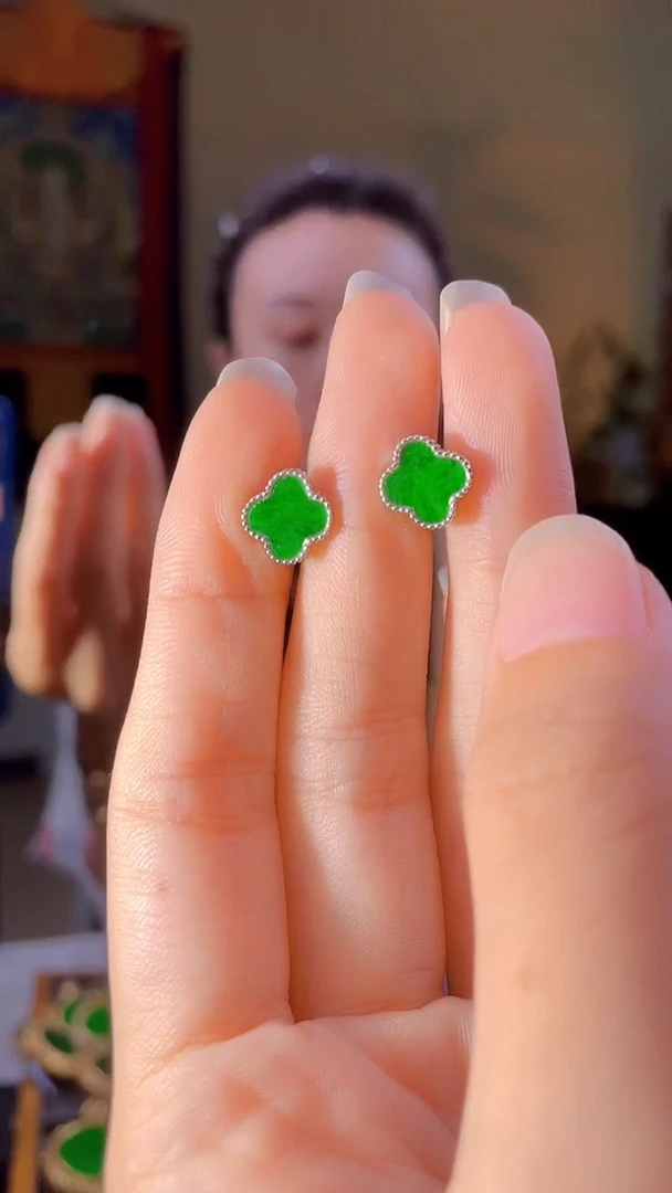 【闪购商品】翡翠耳钉银S925镶嵌多样性发缅甸翡翠A货