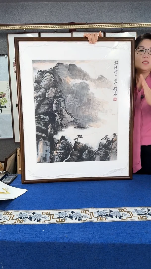国画精品山水 实木画框