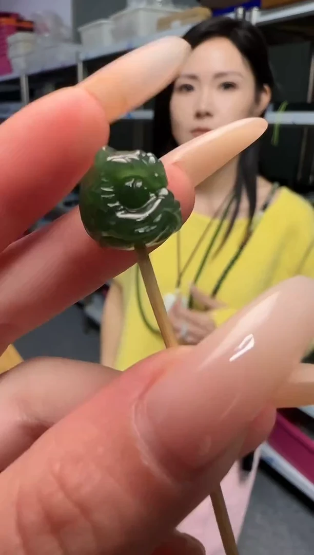 颈饰未镶嵌和田玉碧玉醒狮单珠