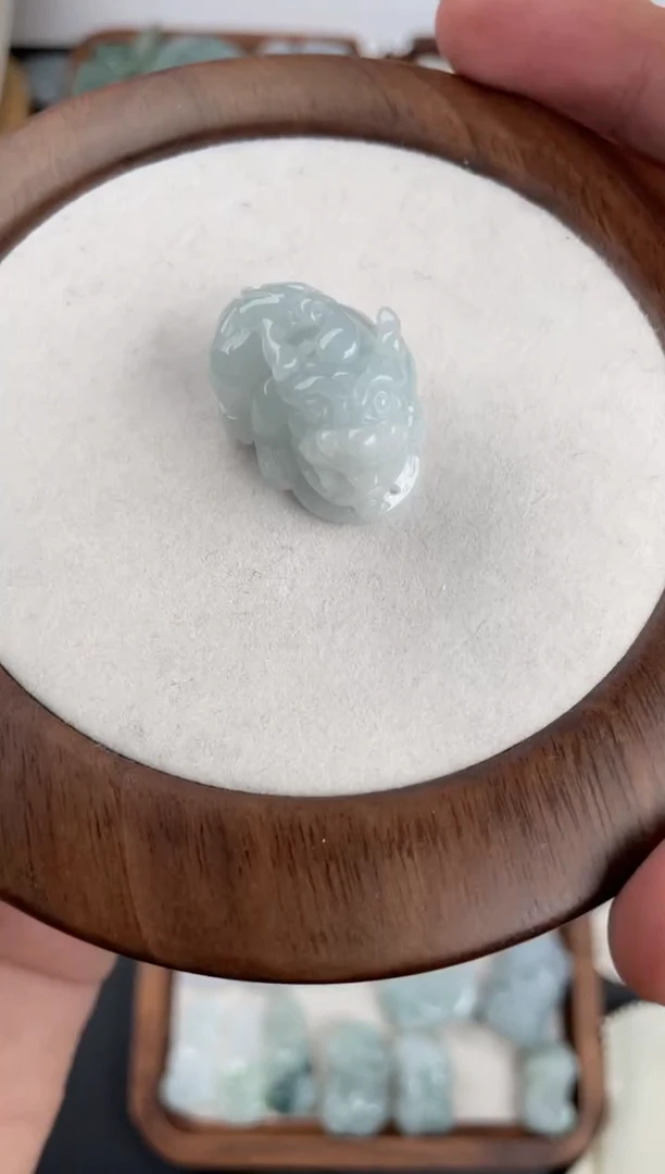 颈饰未镶嵌翡翠貔貅