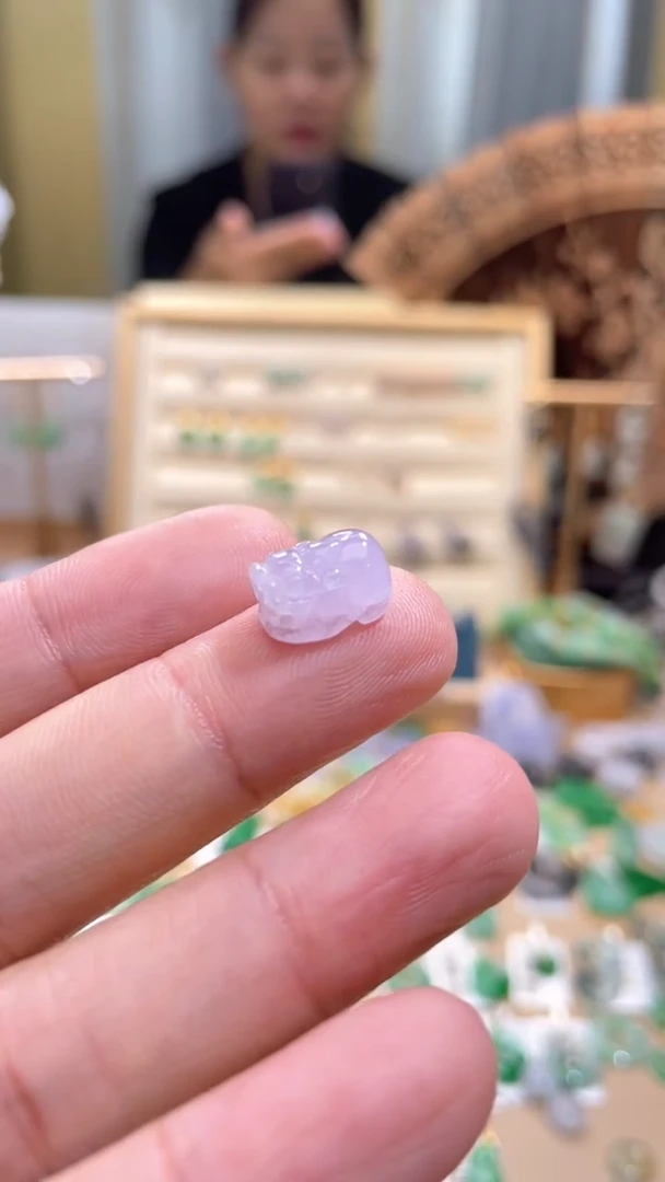 颈饰未镶嵌翡翠貔貅