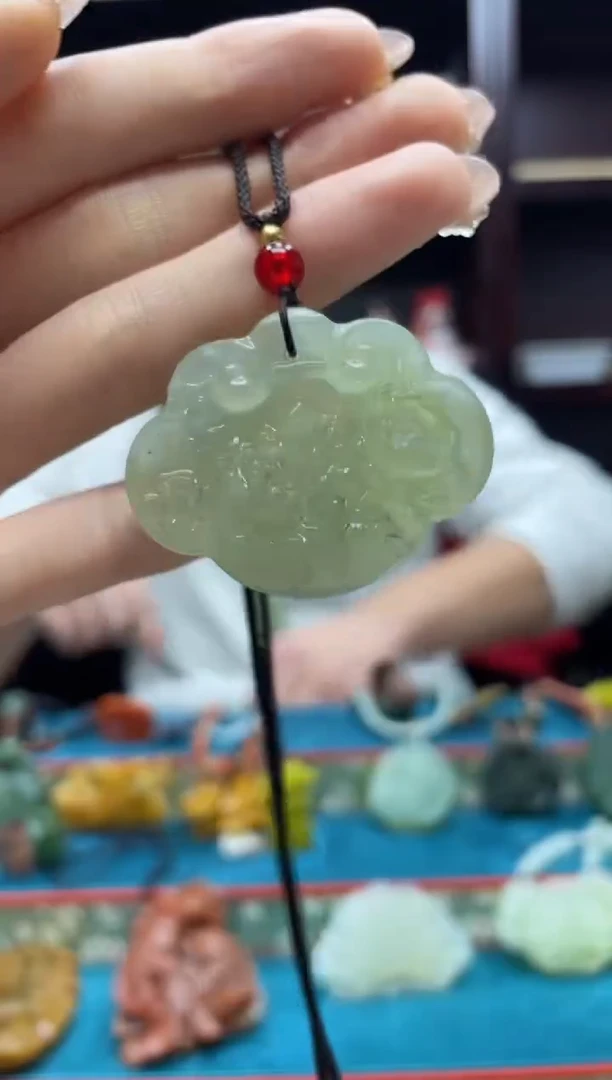 未镶嵌岫玉吊坠·