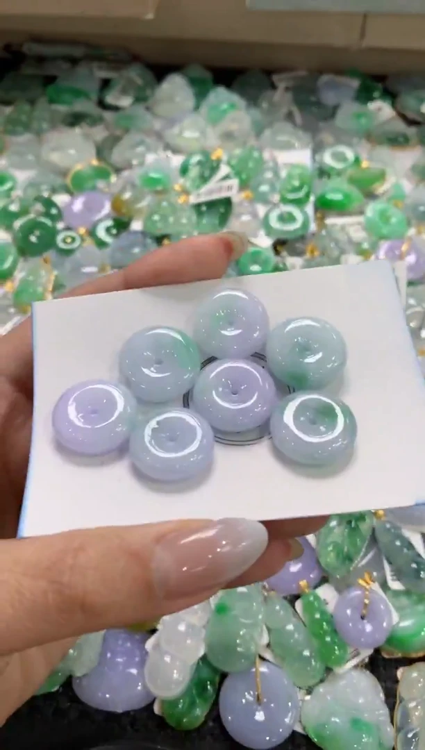 颈饰未镶嵌翡翠1111111111111111（多样性发其一）