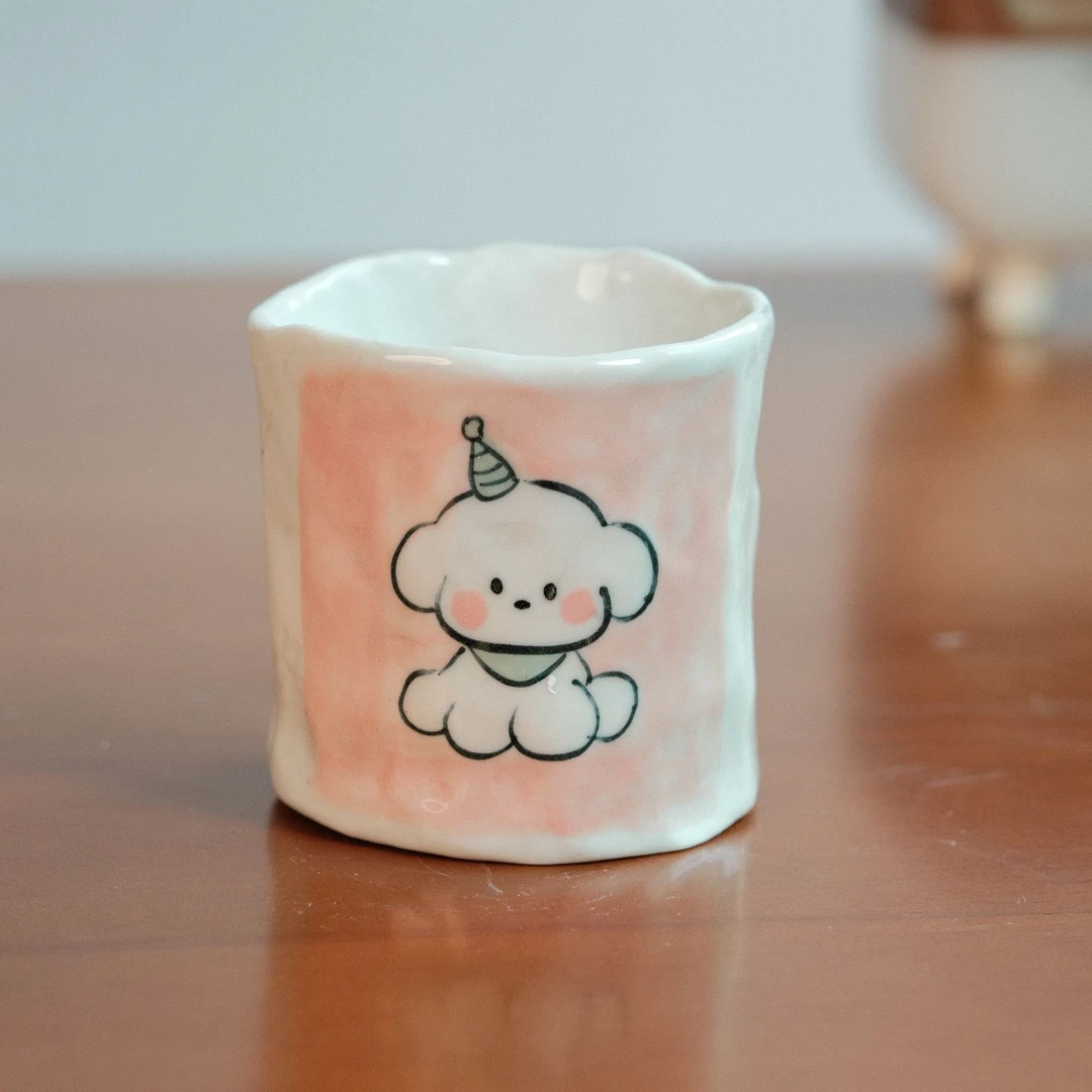 可爱陶瓷手捏手绘三角帽小狗杯