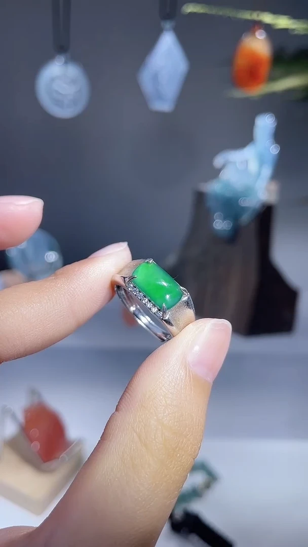 未镶嵌戒指翡翠戒指在