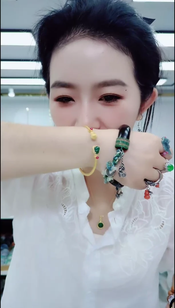 20100绿葫芦镶嵌手镯