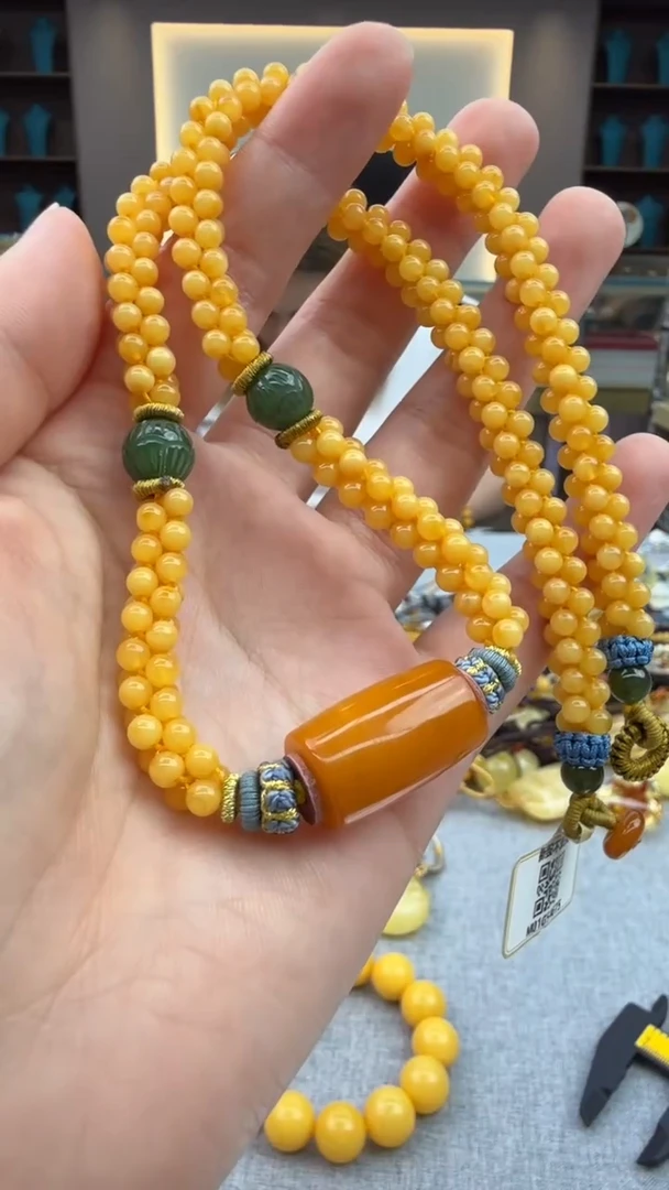 琥珀颈饰未镶嵌133秒拍号 假一罚三