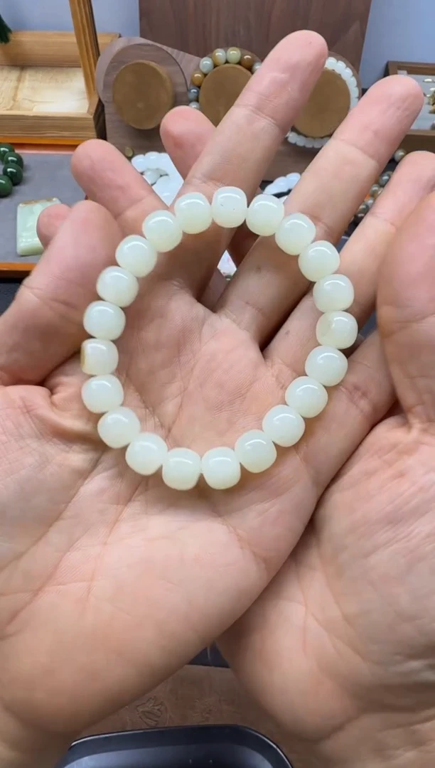 和田玉未镶嵌颈饰M****e31